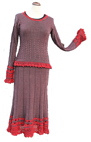 Oppskrift på strikket kjole med heklekanter